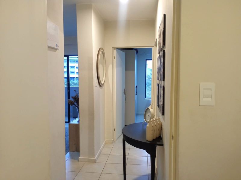 Modern 2 Bed Apartment - Photo 10