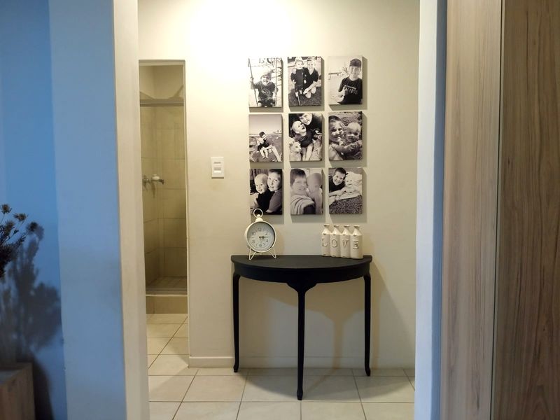 Modern 2 Bed Apartment - Photo 9