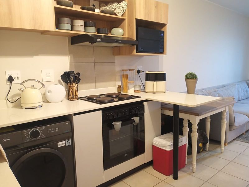 Modern 2 Bed Apartment - Photo 7