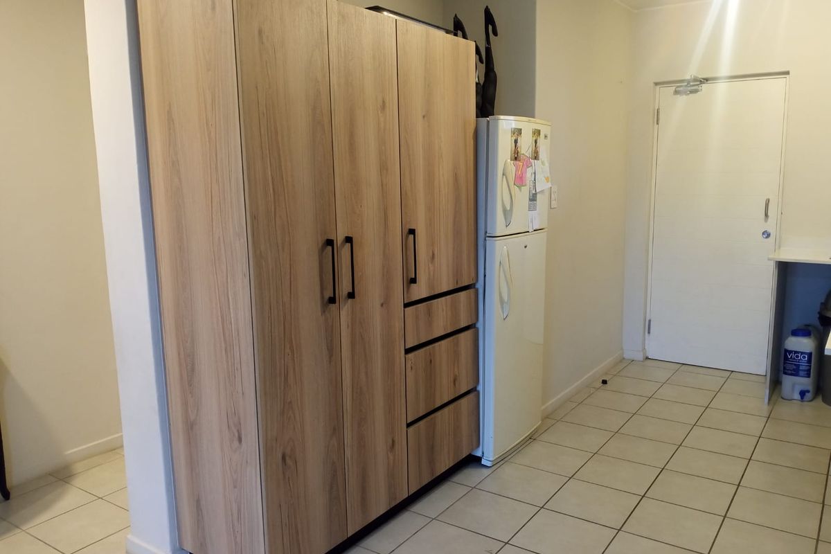 Modern 2 Bed Apartment - Photo 5