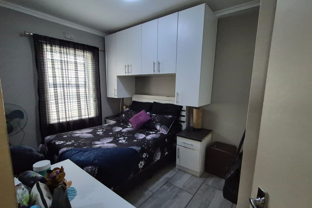 Cozy 3-Bedroom Home with Indoor Braai – Perfect for Family Living - Photo 5