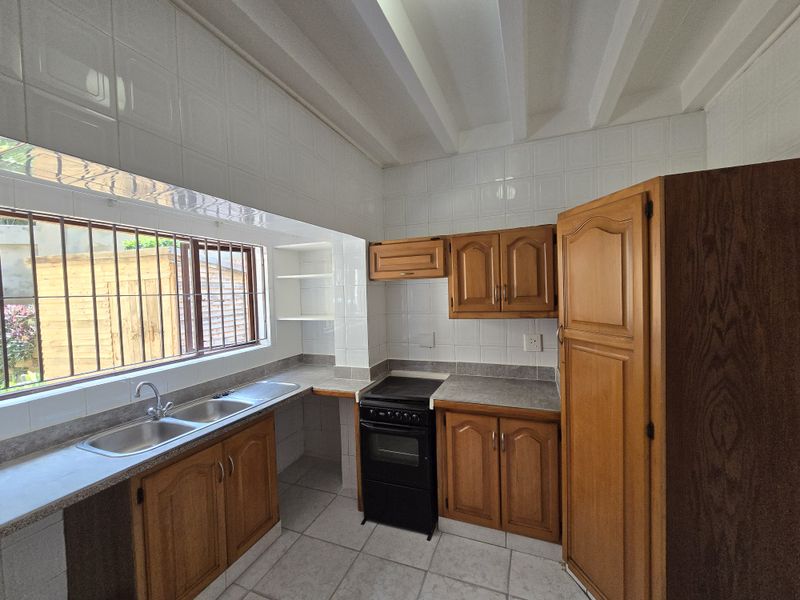Spacious cottage TO LET in Shakas Rock - Photo 2