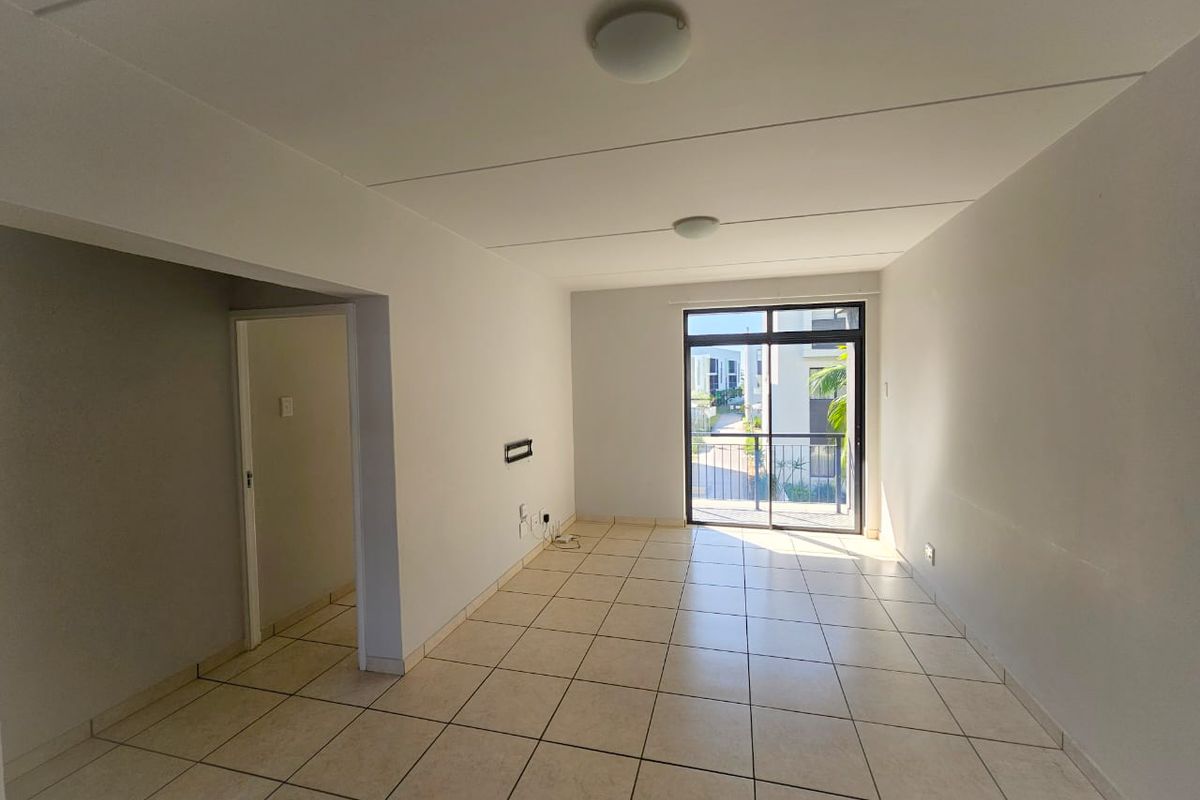 Modern Top Floor Apartment in Secure Complex for RENTAL! - Photo 5