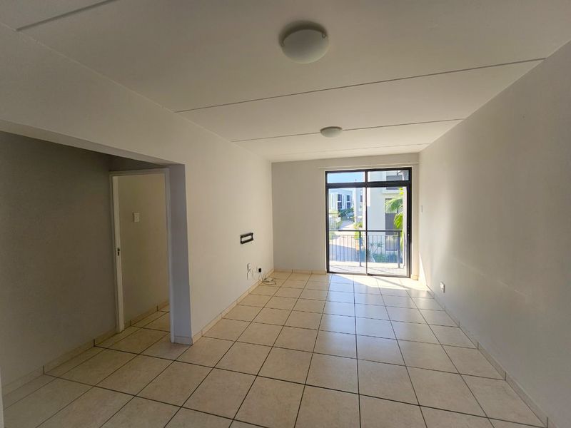 Modern Top Floor Apartment in Secure Complex for RENTAL! - Photo 5