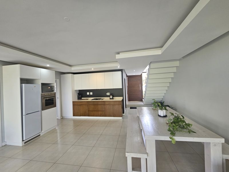 Modern 3 bedroom townhouse for RENT in Zimbali Estate. - Photo 3