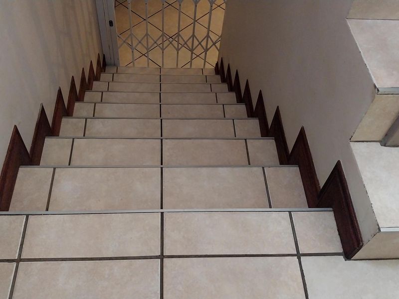 Free standing - Photo 6