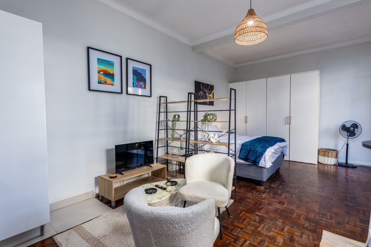 Intimate Fully Furnished Studio Apartment For Rent In Sea Point - Photo 5