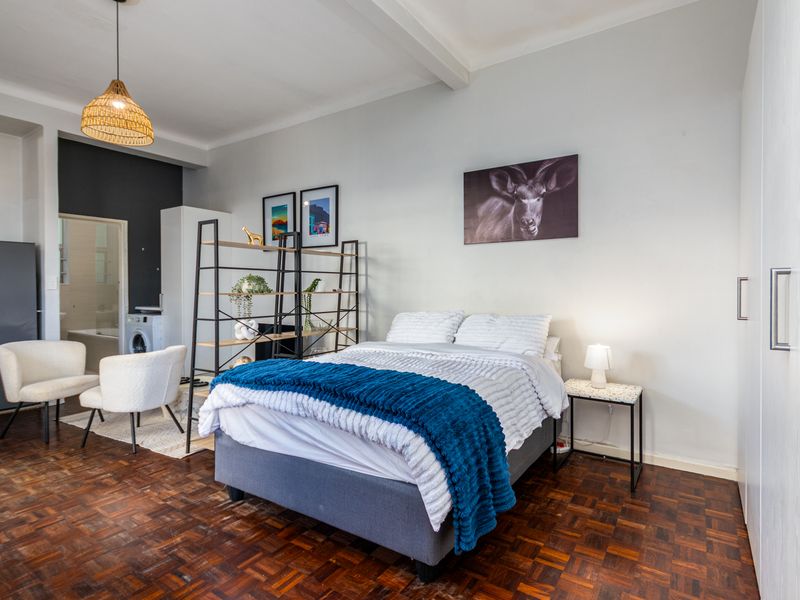Intimate Fully Furnished Studio Apartment For Rent In Sea Point - Photo 3