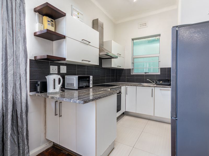 Intimate Fully Furnished Studio Apartment For Rent In Sea Point - Photo 10