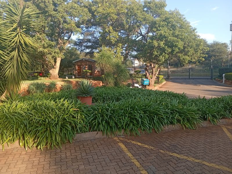 Apartment Block Rental Monthly In Pretoria - Photo 3