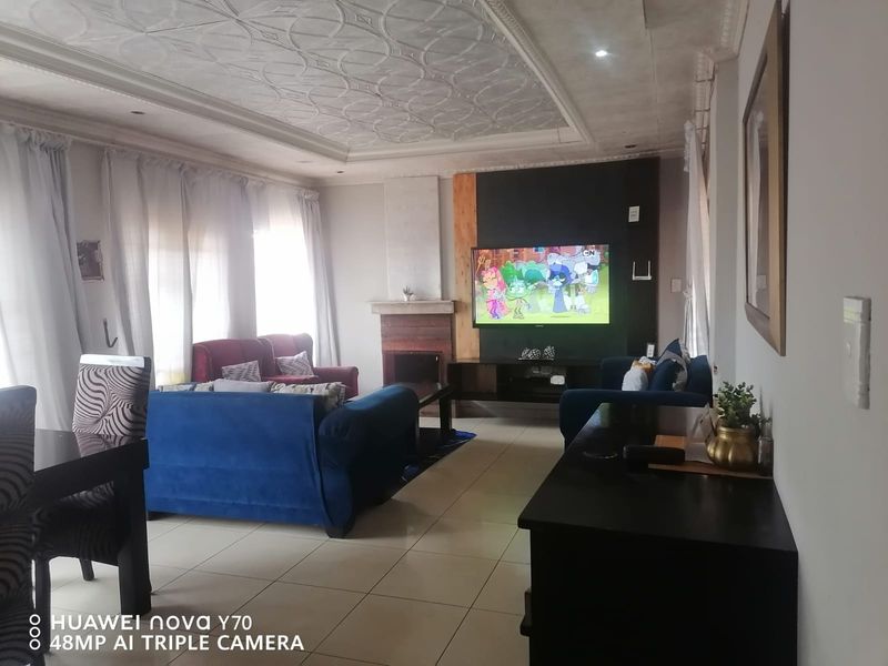 3 Bedroom house in Mamelodi East - Photo 6