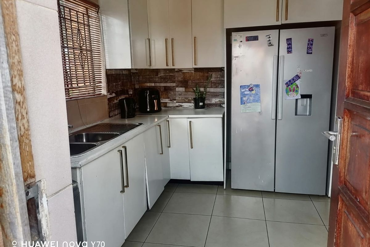 3 Bedroom house in Mamelodi East - Photo 4