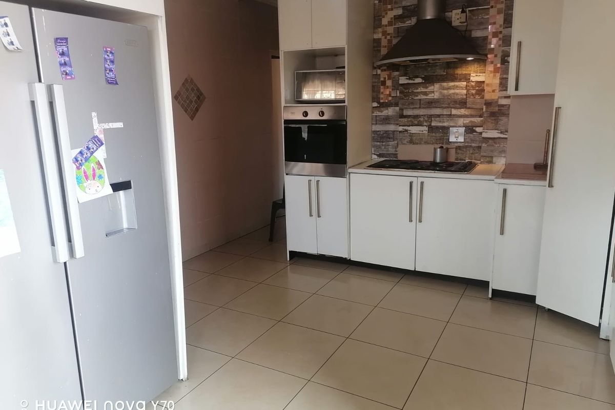 3 Bedroom house in Mamelodi East - Photo 3