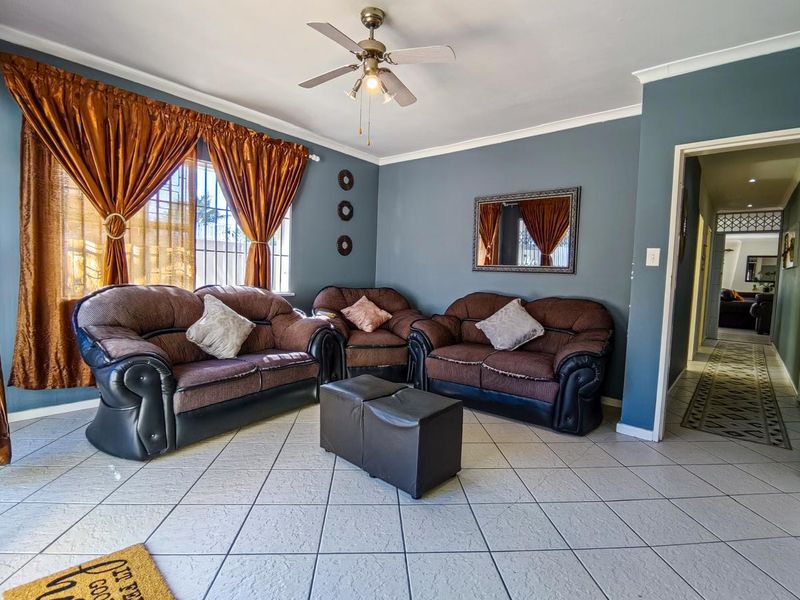 3 BED 3 BATH HOUSE FOR SALE - Photo 2