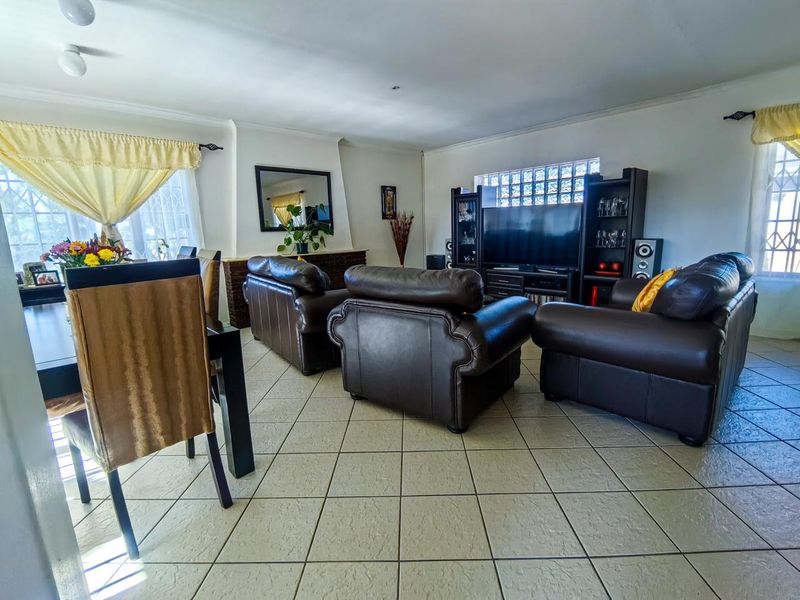 3 BED 3 BATH HOUSE FOR SALE - Photo 10