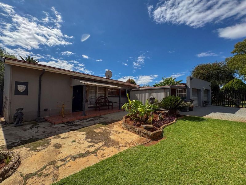 Three bedroom house for sale in Minnebron - Photo 3