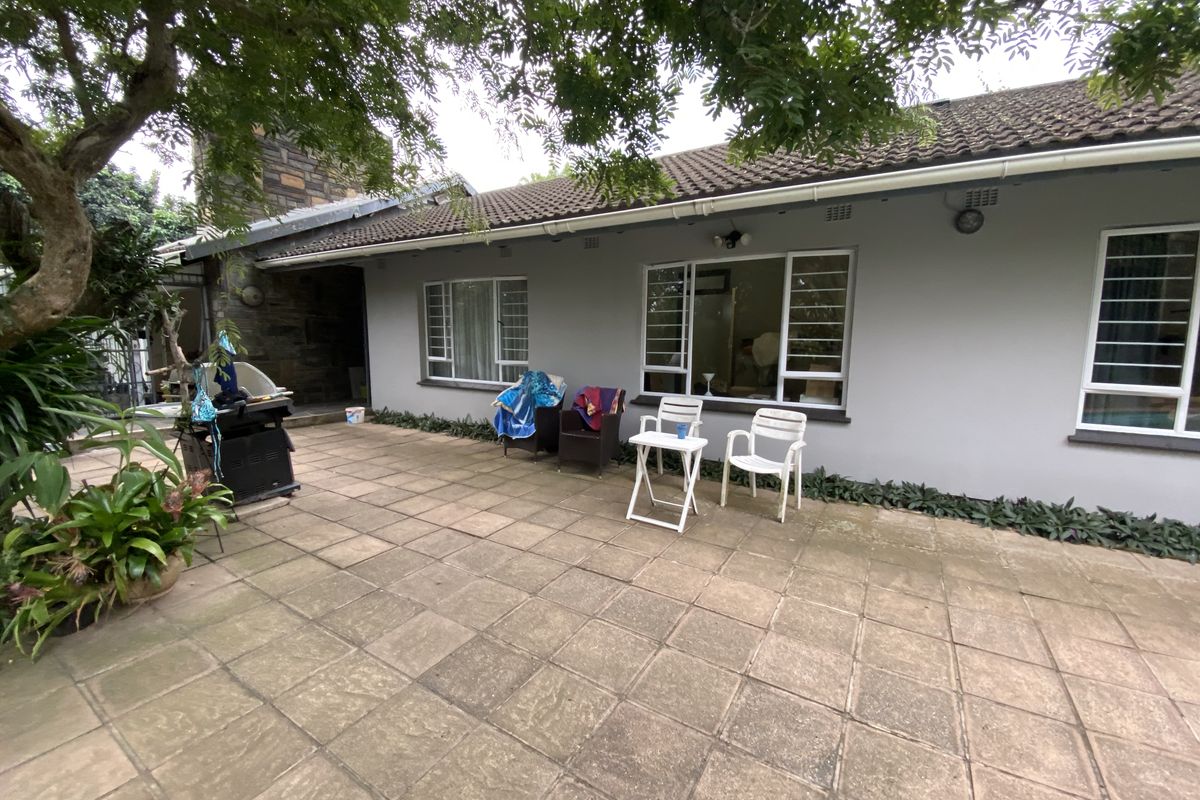 Spacious 4 Bedroom Free Standing House in Westbook + Flat - Photo 4