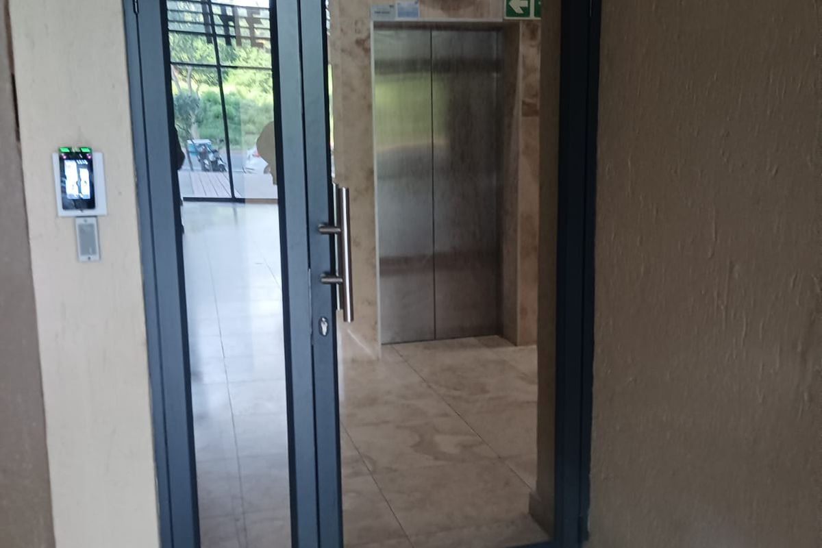 Modern 2 Bedroom Available in Umhlanga Ridge - Photo 3