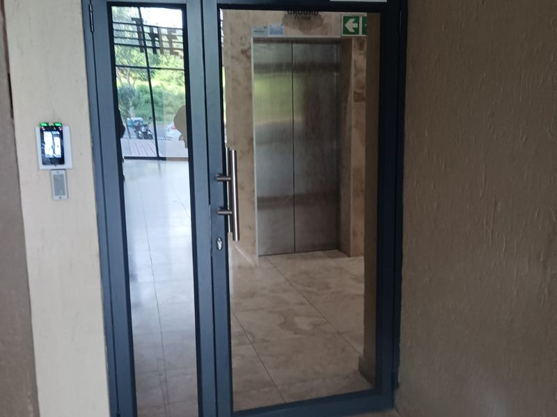 Modern 2 Bedroom Available in Umhlanga Ridge - Photo 3