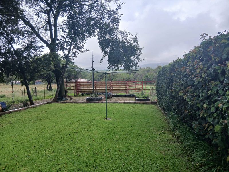 4 Bedroom Small Holding  For Sale In Buffelshoek - Mooinooi. - Photo 3