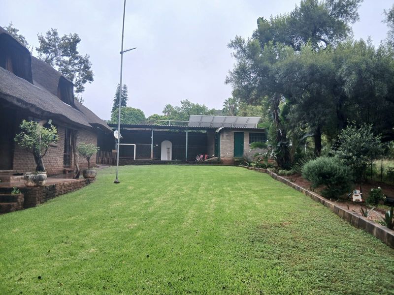 4 Bedroom Small Holding  For Sale In Buffelshoek - Mooinooi. - Photo 2
