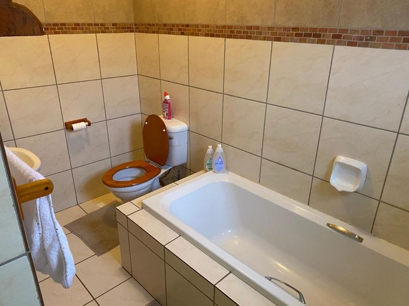 Spacious 4-Bedroom Farm Home to Let – Zuurplaat (Between Mooinooi & Rustenburg) - Photo 6