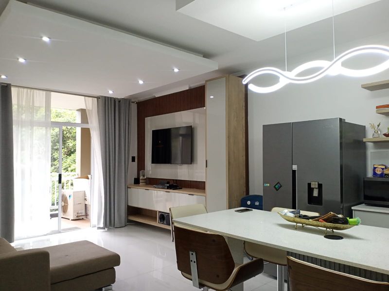 Modern, newly renovted apartment in Westsbrook - Photo 3