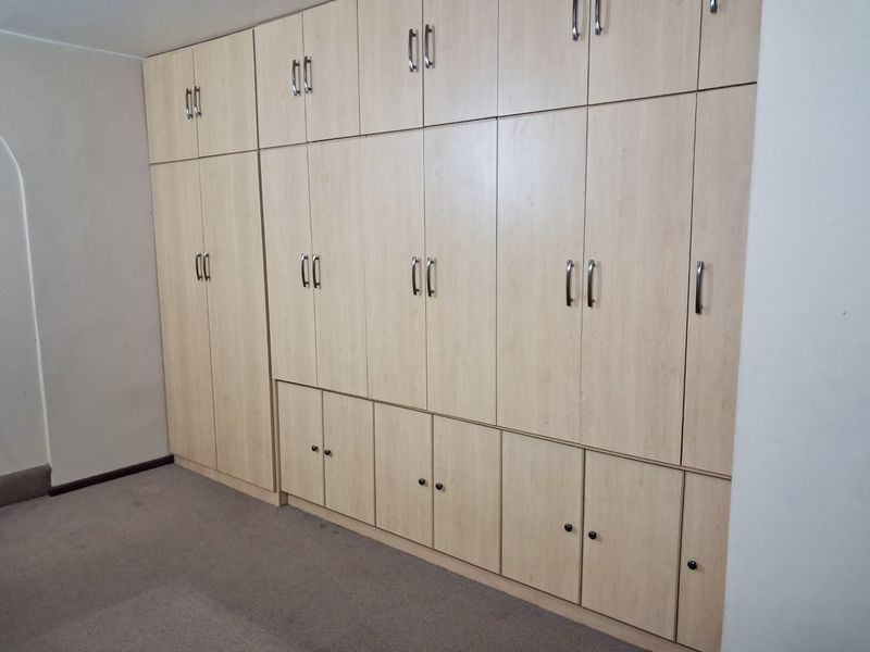 LINTON GRANGE 1 BED 1 BATH GARDEN FLAT FOR RENT - Photo 2