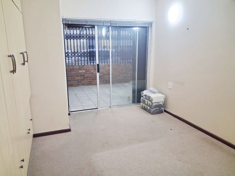 LINTON GRANGE 1 BED 1 BATH GARDEN FLAT FOR RENT - Photo 3