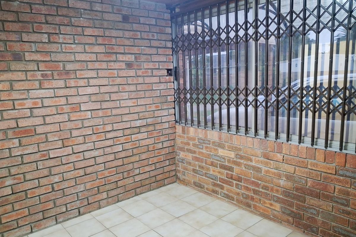 LINTON GRANGE 1 BED 1 BATH GARDEN FLAT FOR RENT - Photo 4