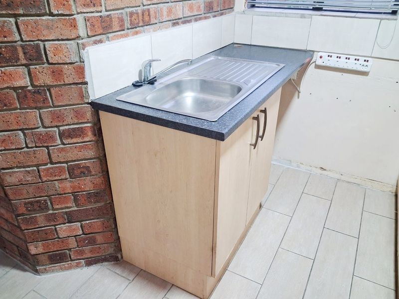 LINTON GRANGE 1 BED 1 BATH GARDEN FLAT FOR RENT - Photo 9