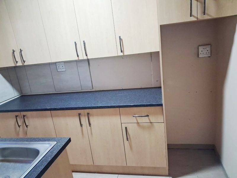 LINTON GRANGE 1 BED 1 BATH GARDEN FLAT FOR RENT - Photo 8