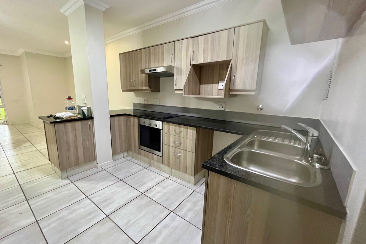 3 Bedroom Apartment to Let in Secure Estate - Photo 3