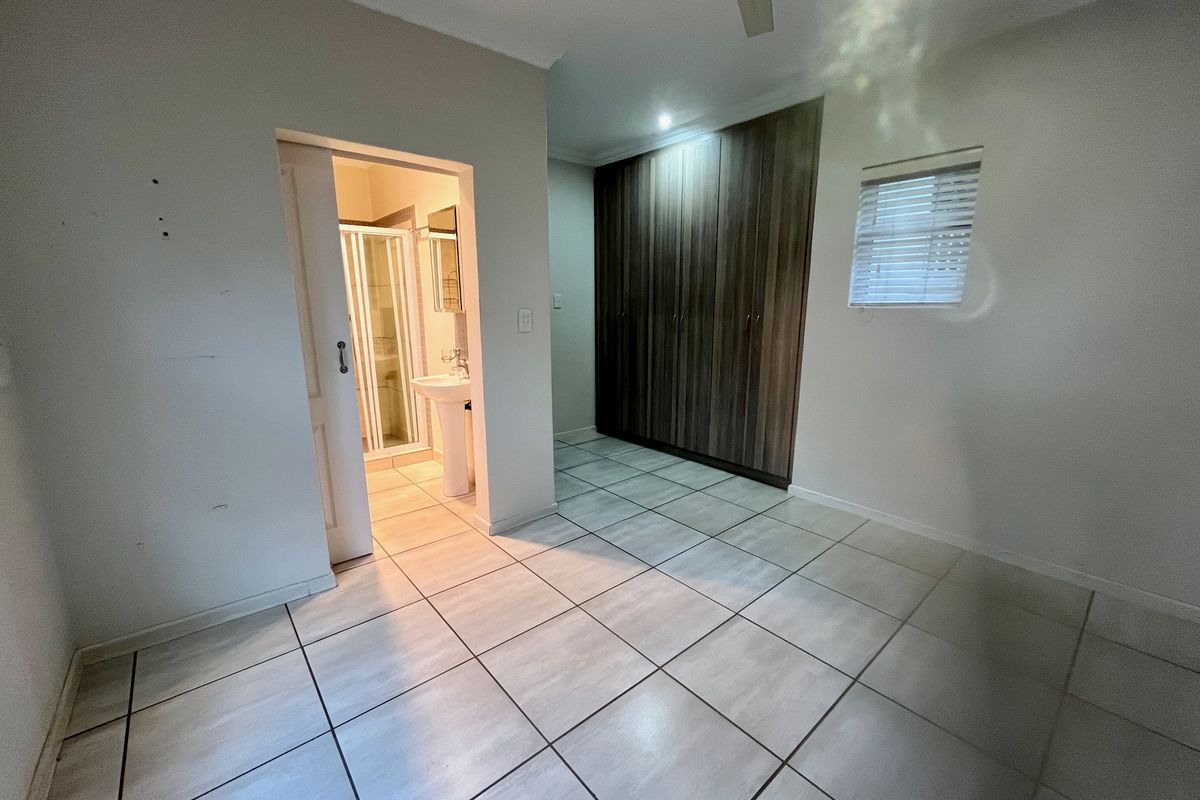 3 Bedroom Apartment to Let in Secure Estate - Photo 5