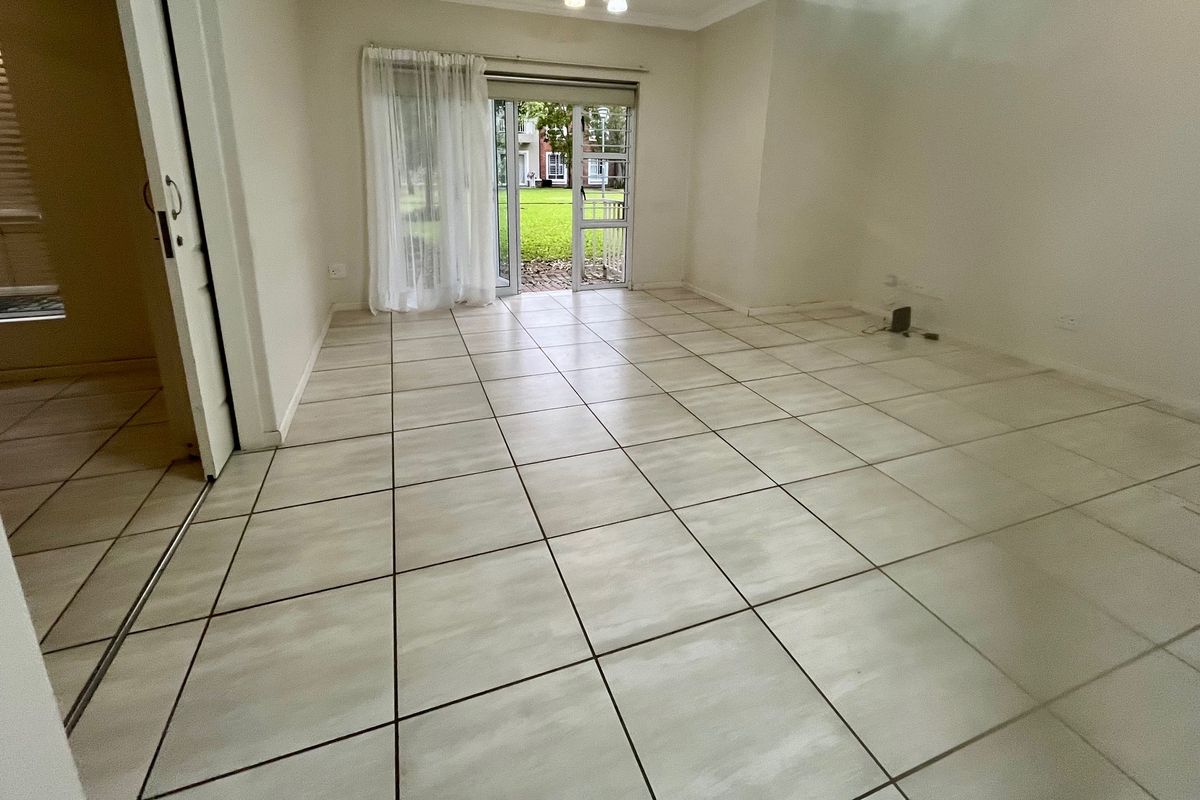 3 Bedroom Apartment to Let in Secure Estate - Photo 2
