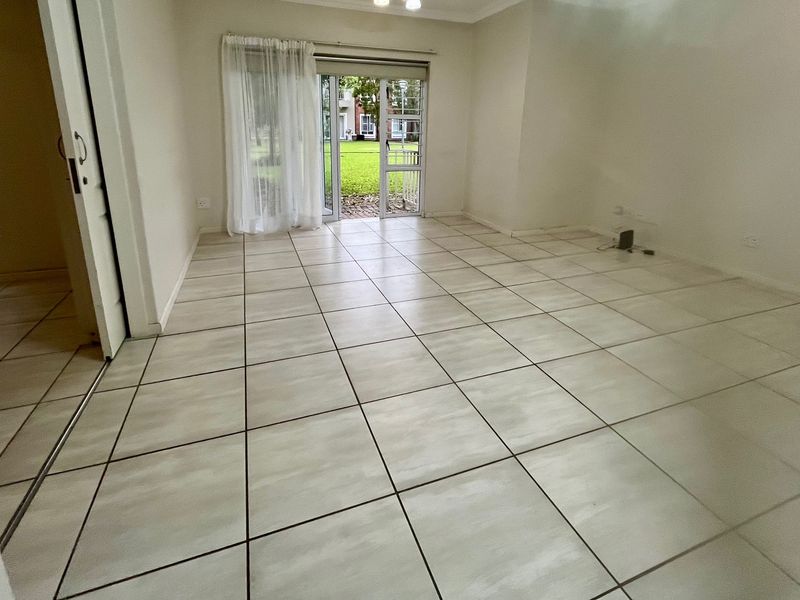 3 Bedroom Apartment to Let in Secure Estate - Photo 2