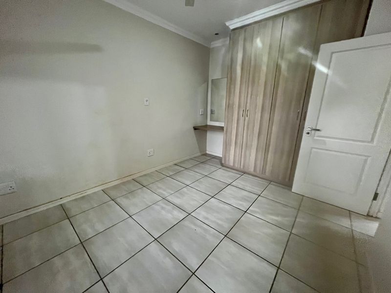 3 Bedroom Apartment to Let in Secure Estate - Photo 4