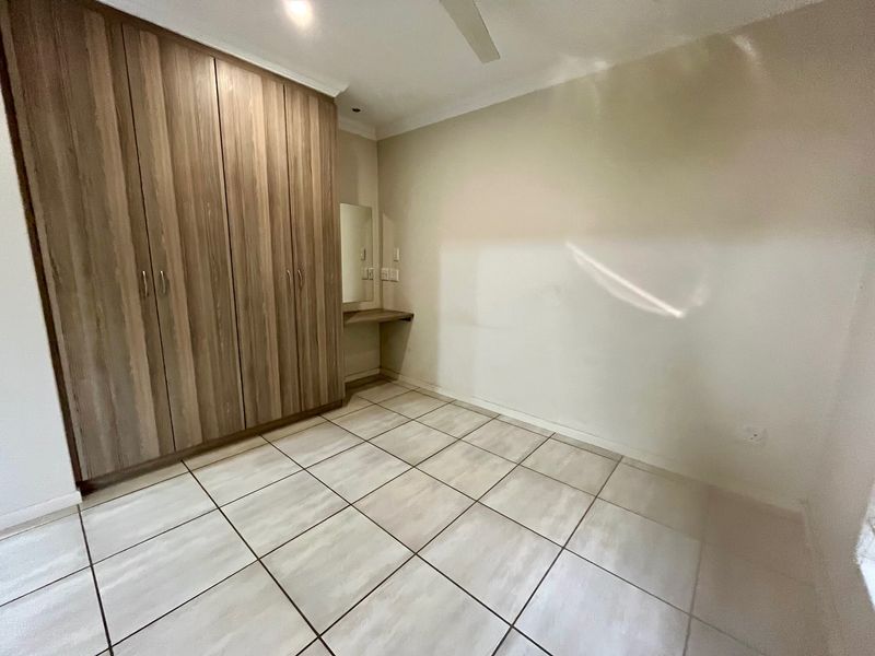 3 Bedroom Apartment to Let in Secure Estate - Photo 6