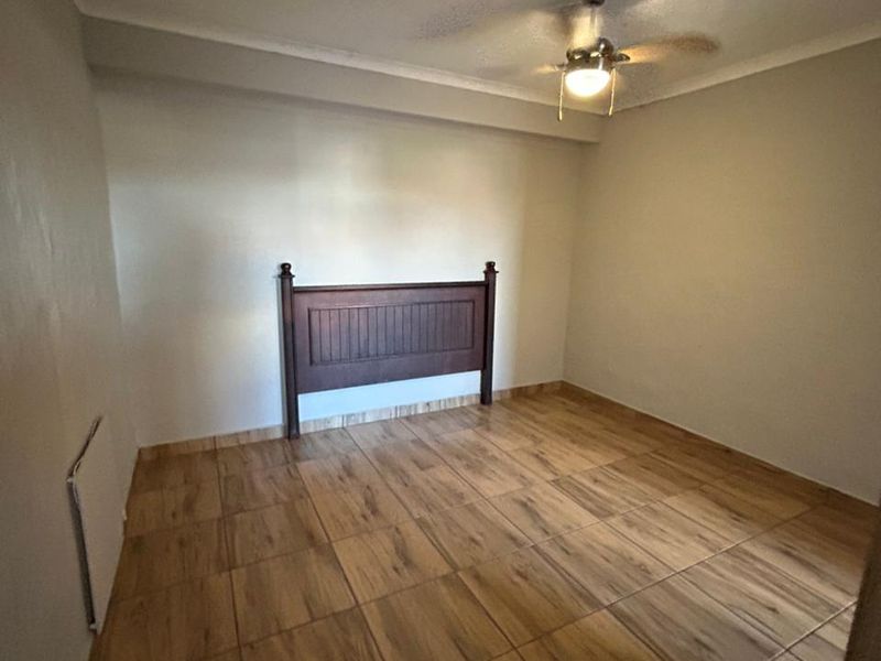 BACHELOR FLAT TO RENT IN KOSMOS - Photo 10