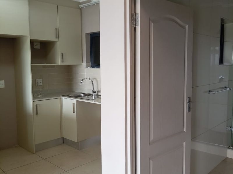 *FOR RENT: Spacious 2-Bedroom Apartment – Marina Bay, Umhlanga* - Photo 8