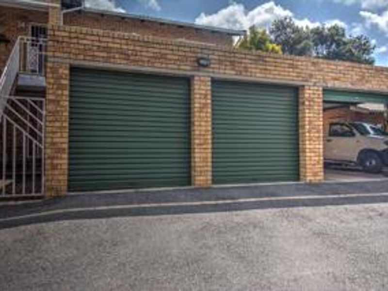 Family Living with Big Garden & Double Garages - Photo 1