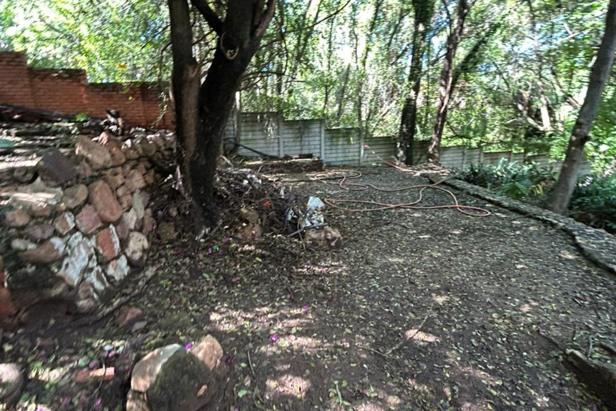 3 Bedroom House in Schoemansville with 2 flats– Fixer-Upper Investment Opportunities - Photo 2