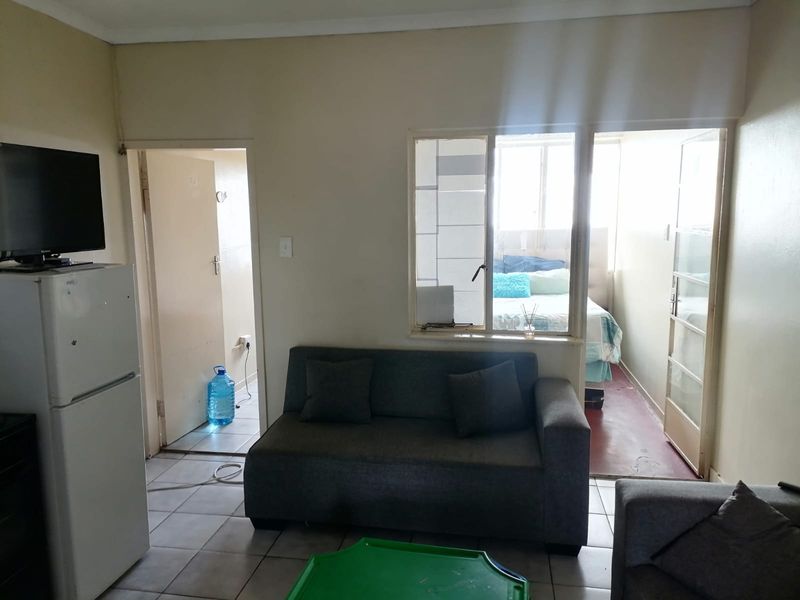 1 Bedroom apartment with study - WATER INCLUDED IN RENT - Photo 6