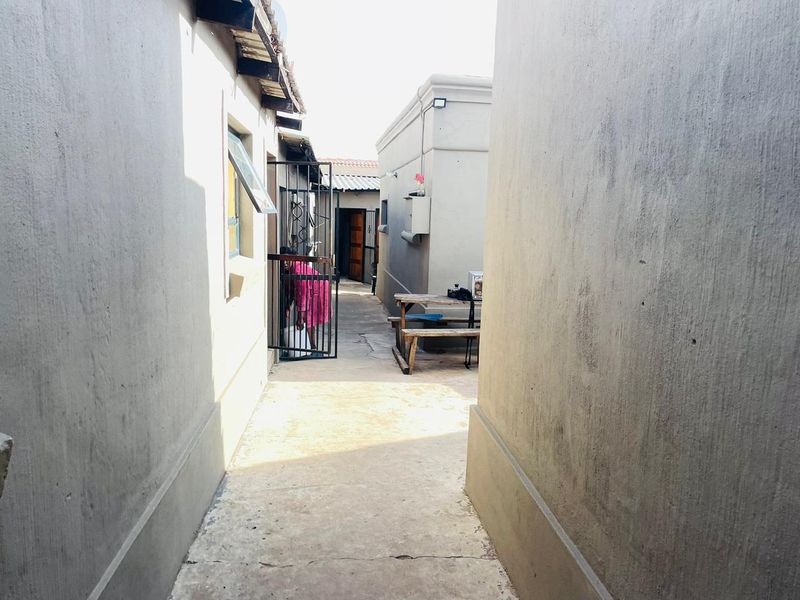 SOLE AND EXCUSIVE MANDATE- CASH DEAL - Photo 5