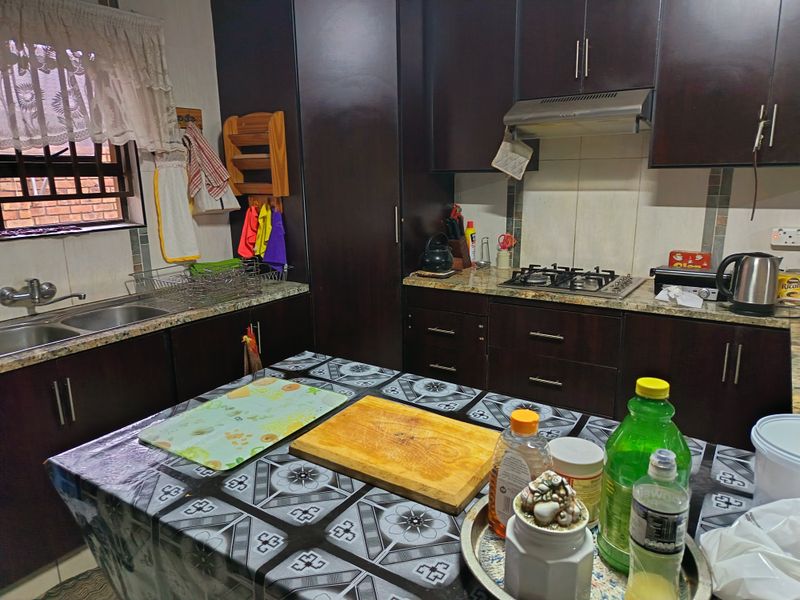 Two bedroom unit in retirement village - Photo 3