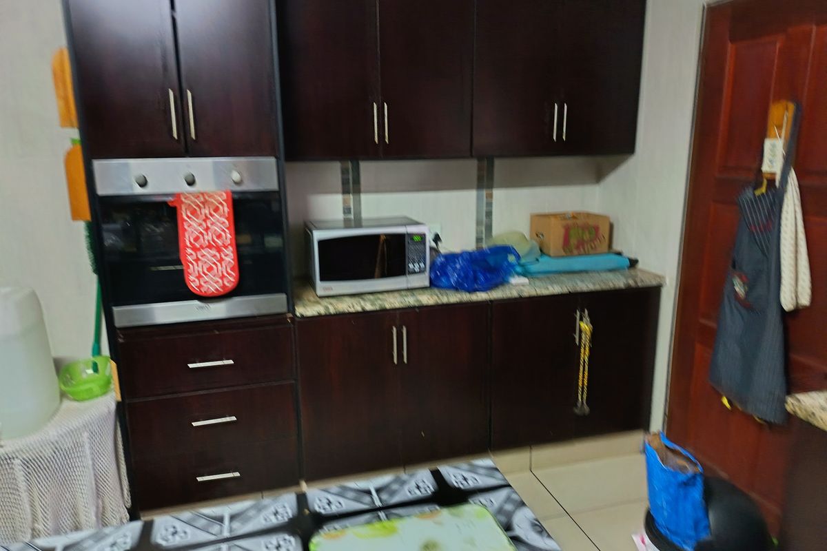 Two bedroom unit in retirement village - Photo 5