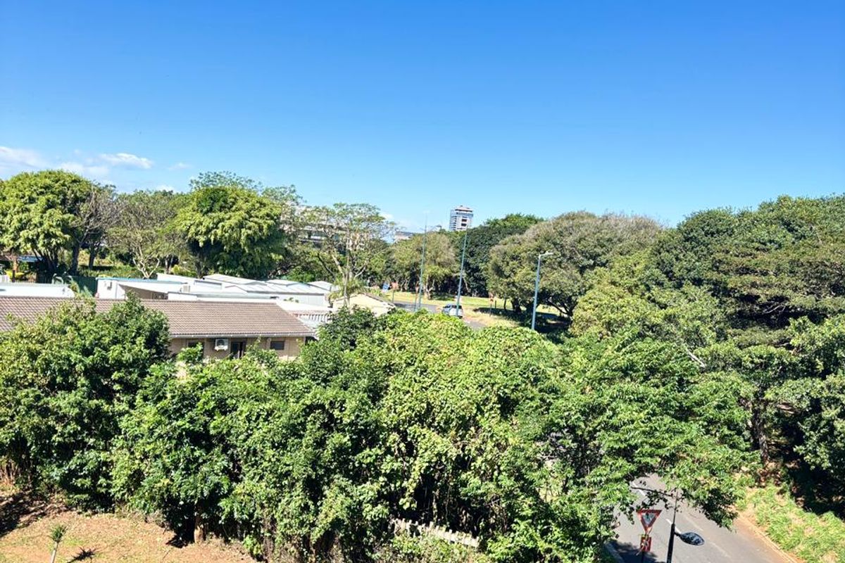 Zen Living at Its Finest – Spacious 3-Bed, 3-Bath Apartment in Umhlanga Ridge - Photo 4