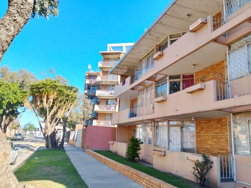 1 BED 1 BATH APARTMENT FOR SALE - Photo 1