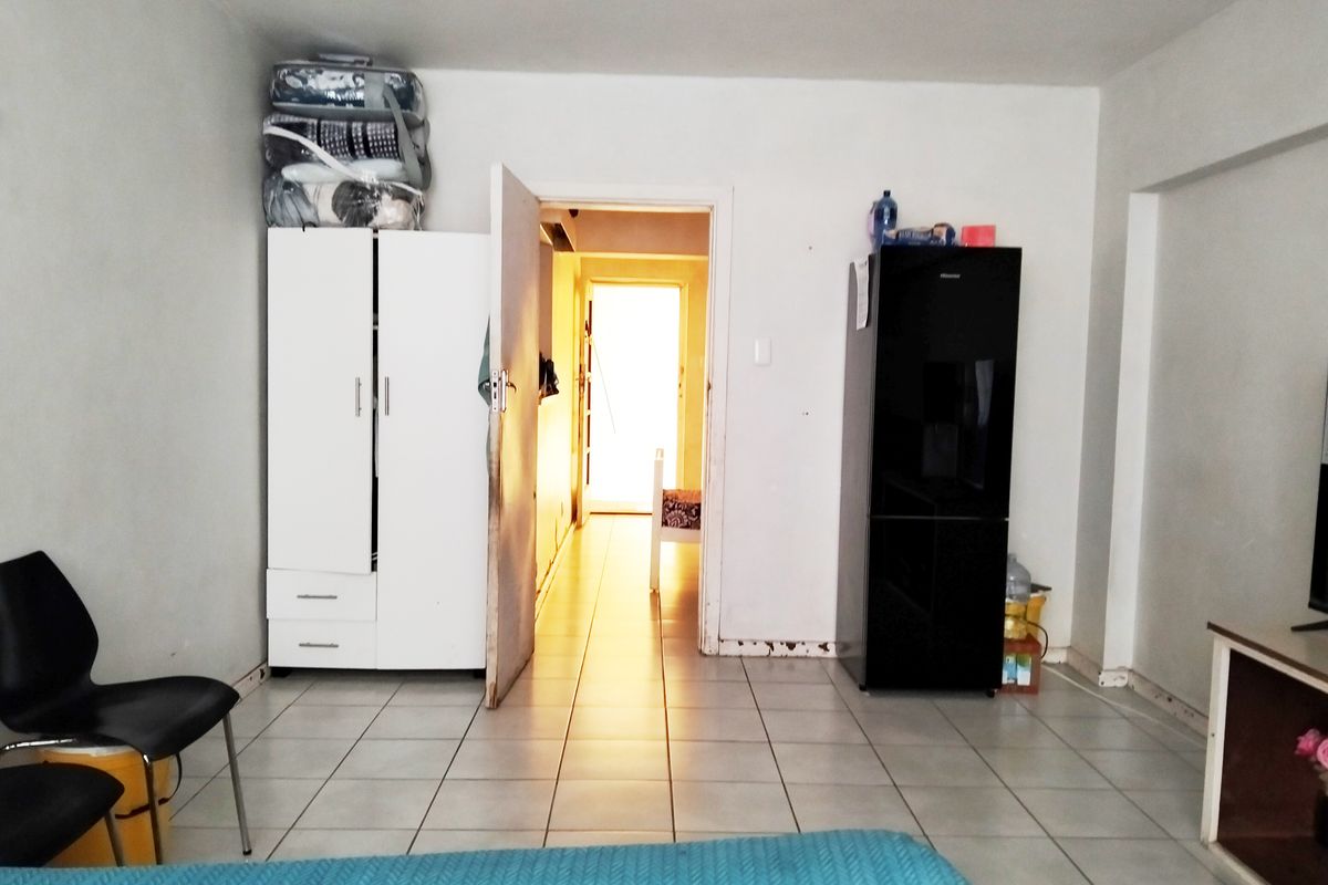 1 BED 1 BATH APARTMENT FOR SALE - Photo 4