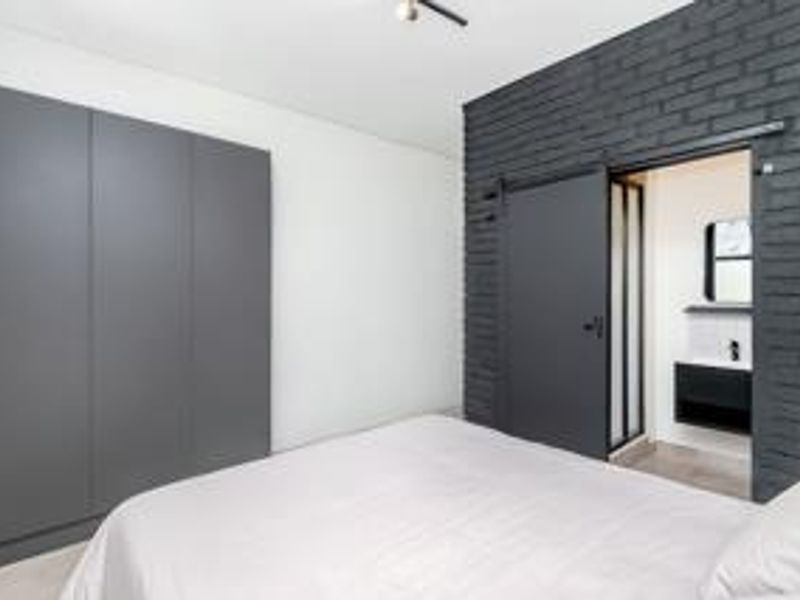 Modern 2 bedroom apartment in BlackBrick 1 Sandton - Photo 4